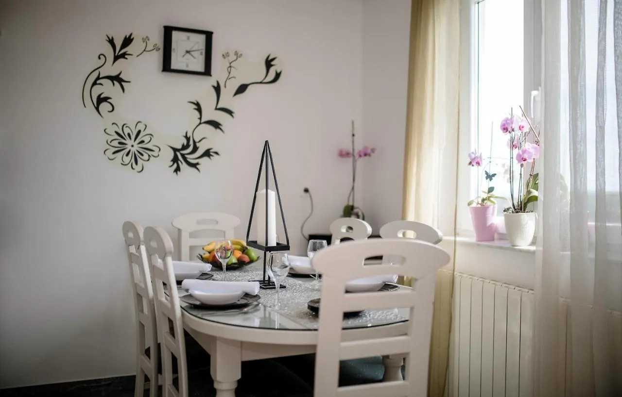 Apartment Dominik 2874 Palit 0*,